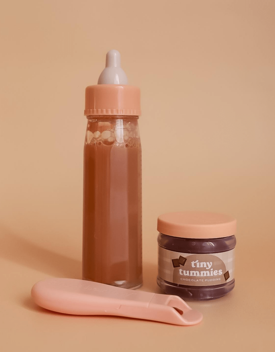 Ensemble de pudding Tiny Tummies et bouteille de lait pour poupée - Chocolat - Tiny Harlow - Accessoires poupée - Boutique LeoLudo - Tiny Harlow