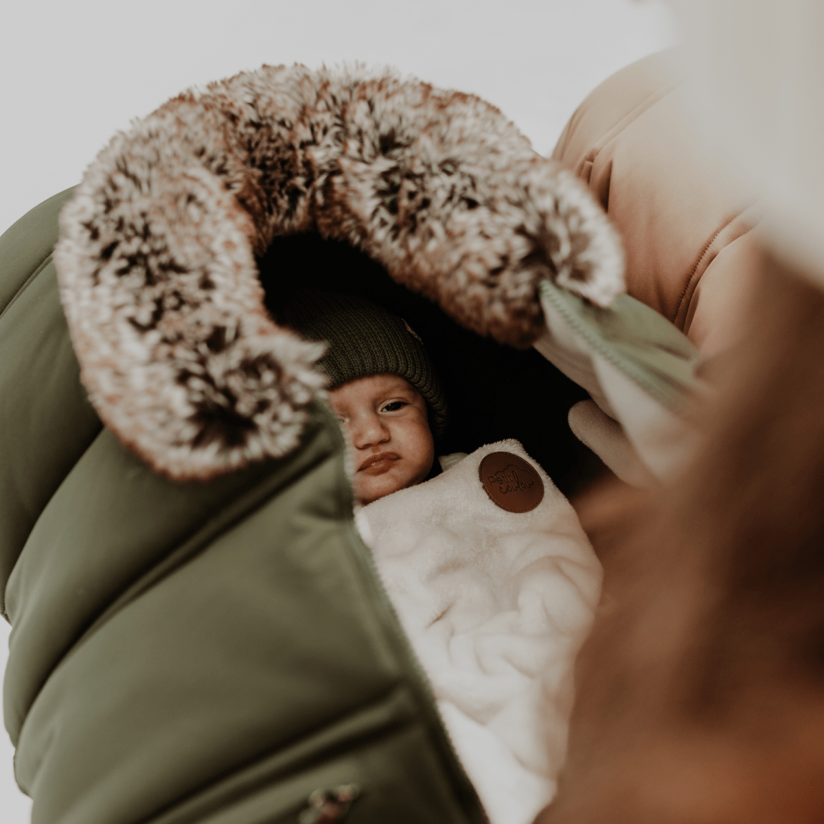 Housse hiver de siège d'auto - Collection classique - Kaki -Équipement bébé- Boutique LeoLudo-Petit Coulou