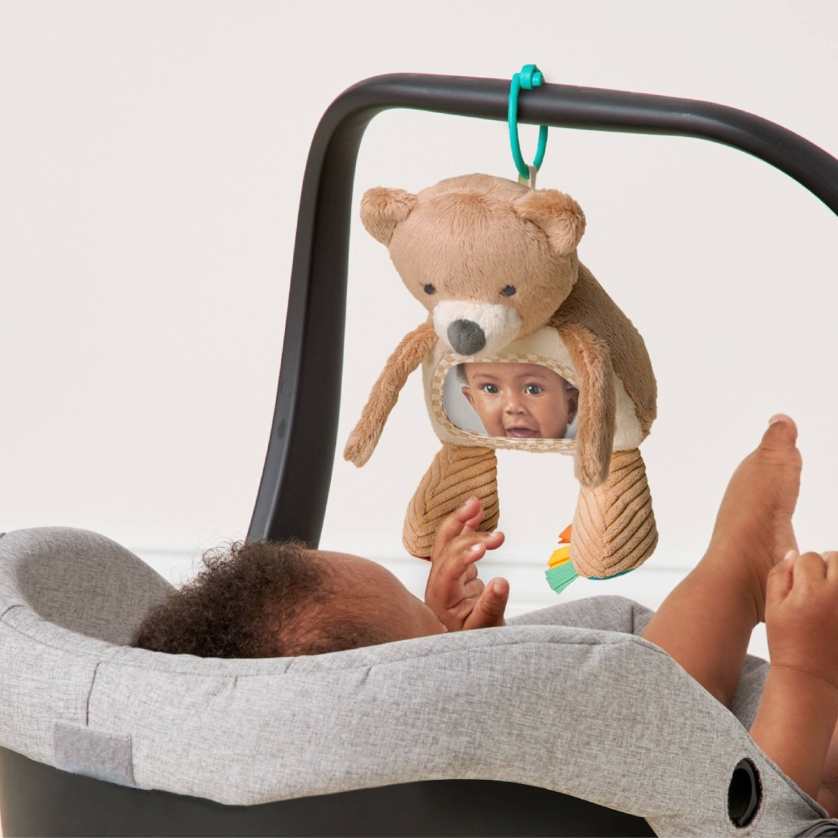 Itzy Bitzy Mirror™ – Theo le petit ours -Jouets d'éveil- Boutique LeoLudo-Itzy Ritzy Canada