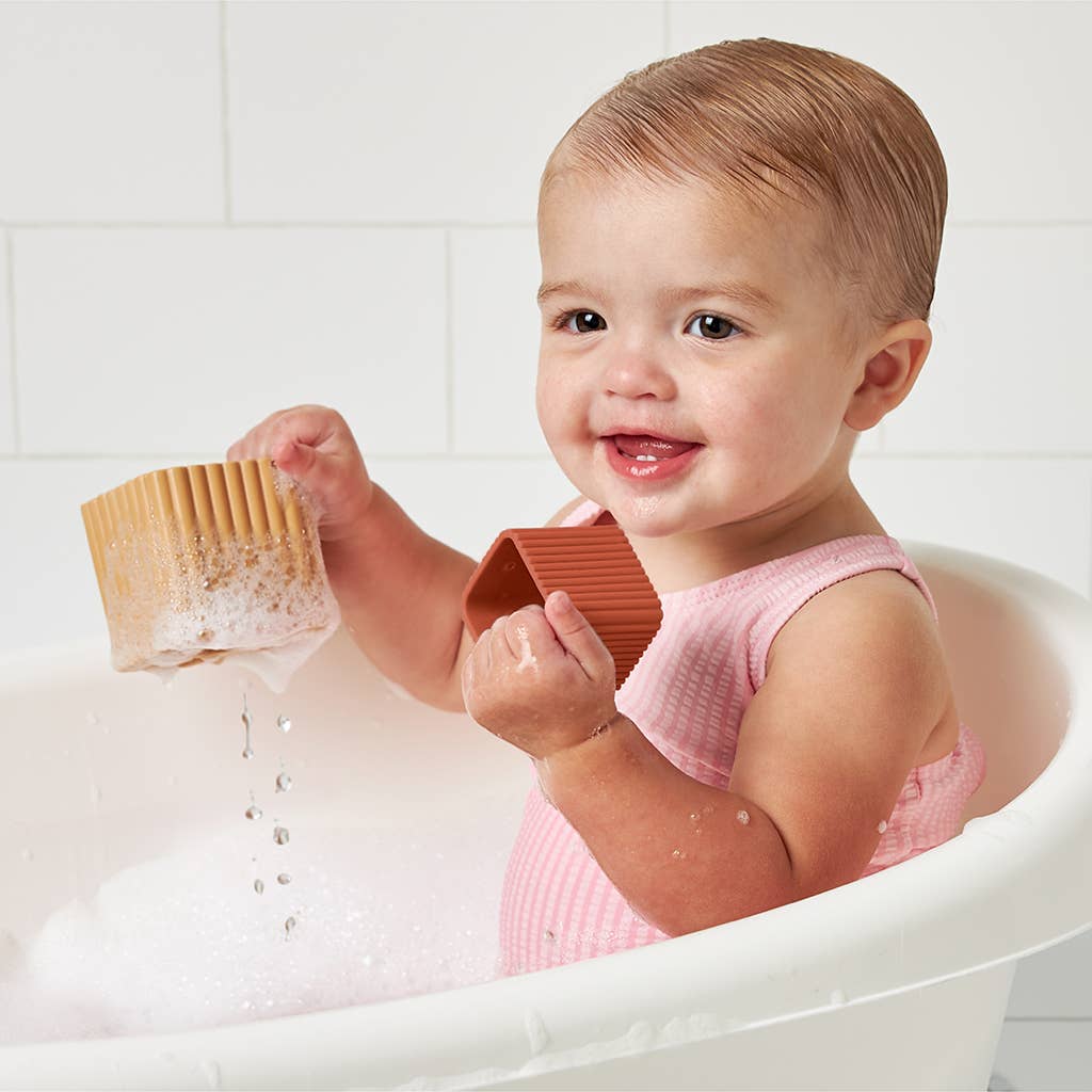 Itzy Sprinkle™ – Tasses de bain à empiler -Jouets de bain- Boutique LeoLudo-Itzy Ritzy Canada