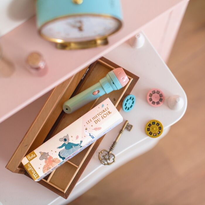 Lampe à histoires Petite École de Danse - Lampes à histoire - Boutique LeoLudo - Moulin Roty