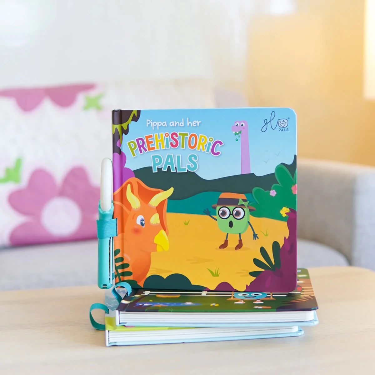 Livre interactif lumineux Glo Pals – Pippa's Prehistoric Pals (EN) - Livres - Boutique LeoLudo - Glo Pals