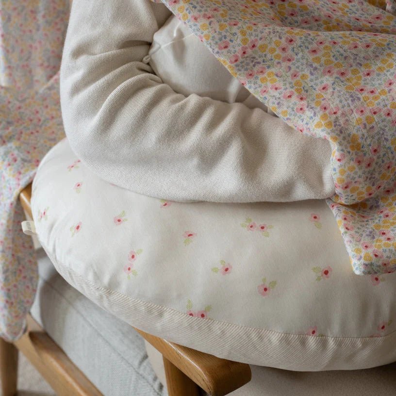 Oreiller d'allaitement Anemone -Allaitement- Boutique LeoLudo-Avery Row