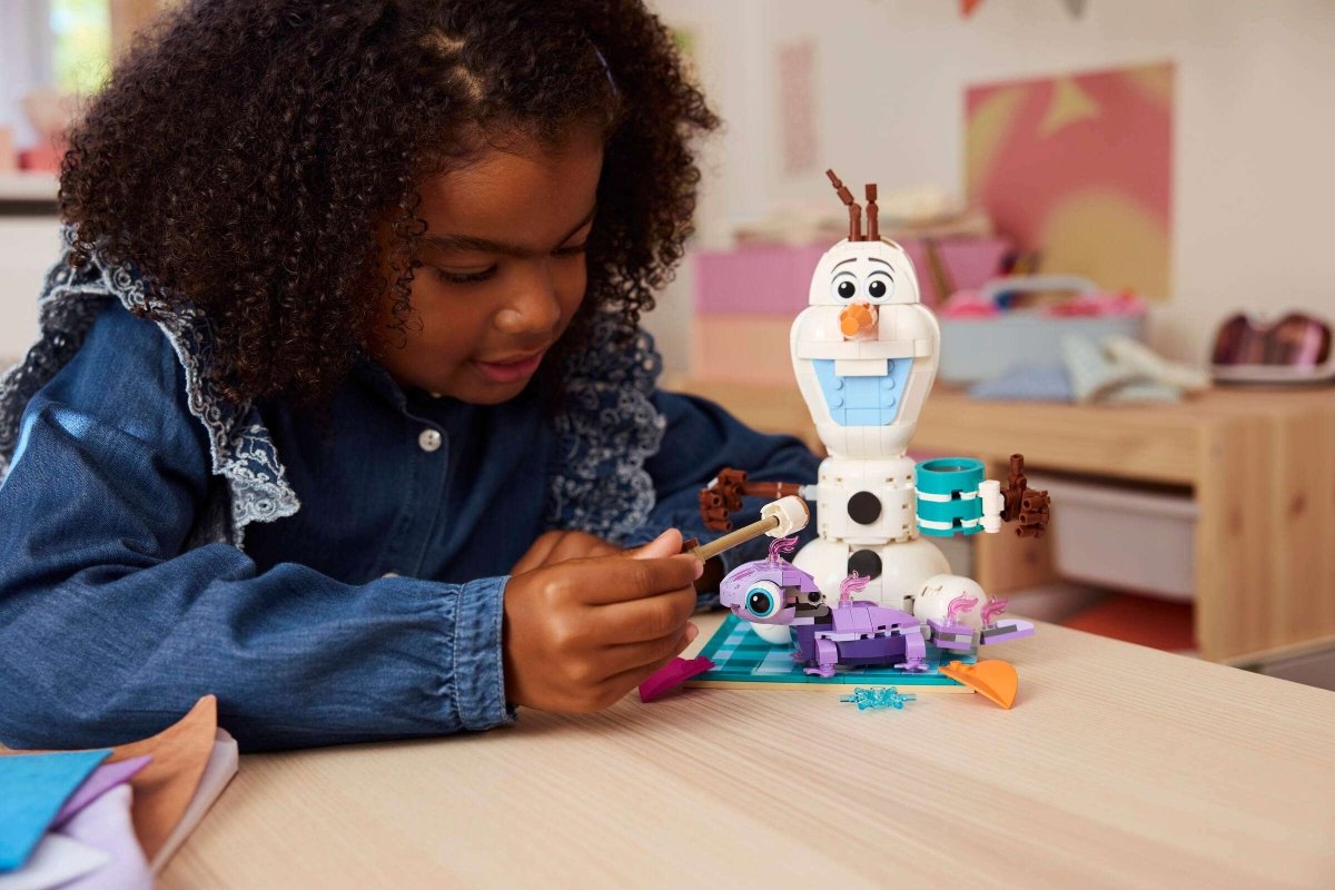 Pique - nique amusant d’Olaf et Bruni – LEGO Disney Frozen (478 pcs) - Jeux de construction - Boutique LeoLudo - LEGO