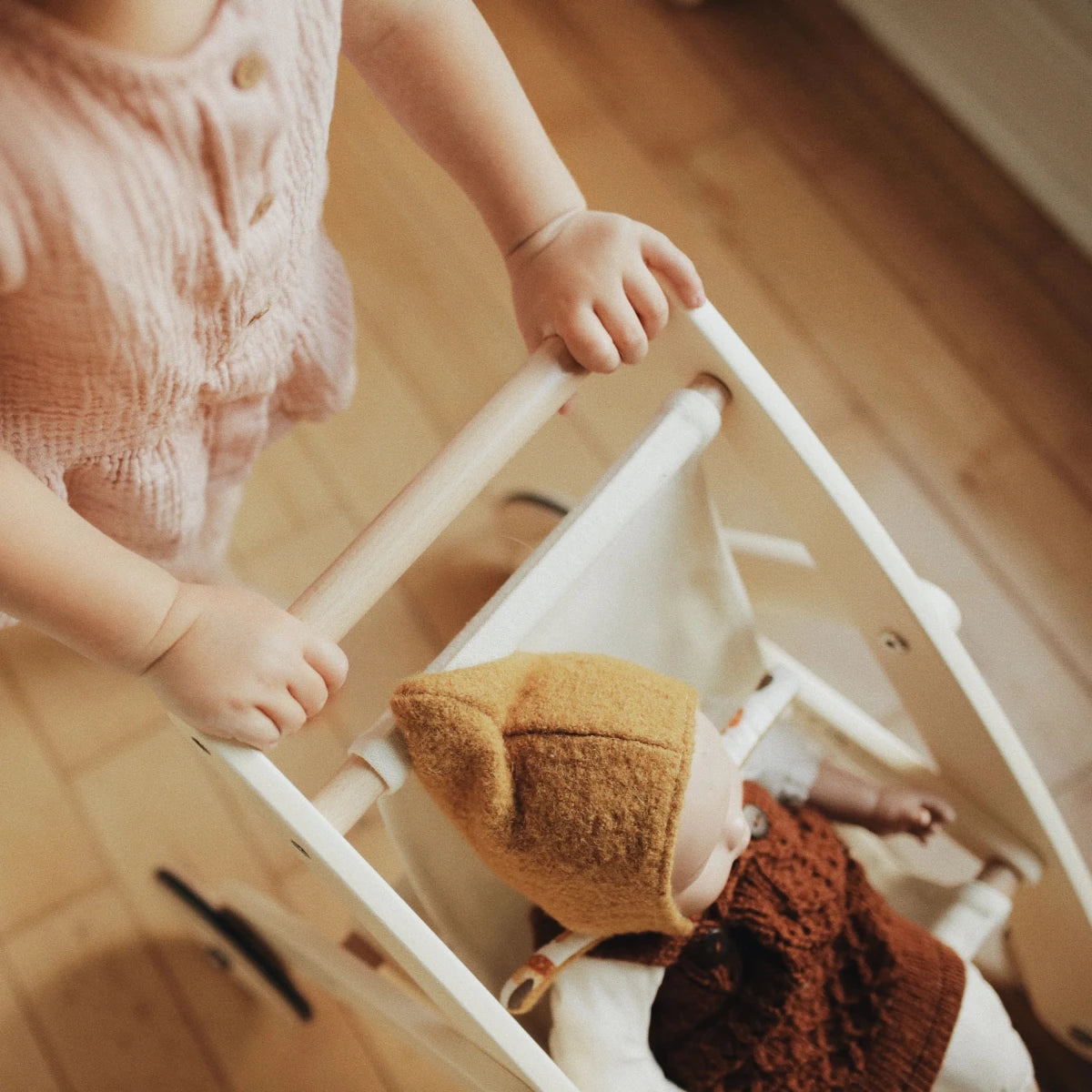 Poussette pour poupée en bois – Kinderfeets - Accessoires poupée - Boutique LeoLudo - Kinderfeets