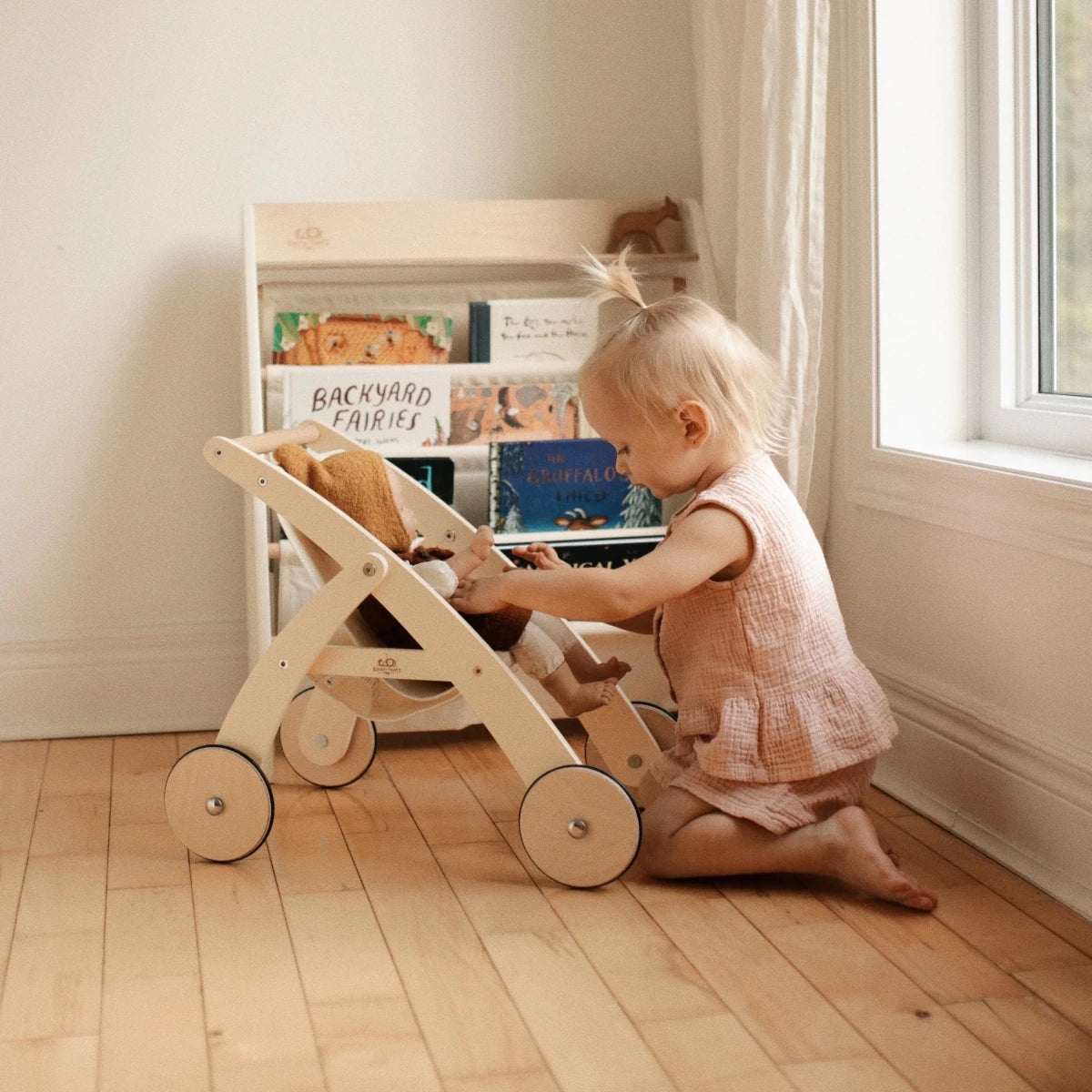 Poussette pour poupée en bois – Kinderfeets - Accessoires poupée - Boutique LeoLudo - Kinderfeets