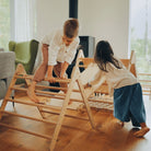 Pyramide d'escalade Pikler Triangle (medium) - Jeu actif - Boutique LeoLudo - Kinderfeets