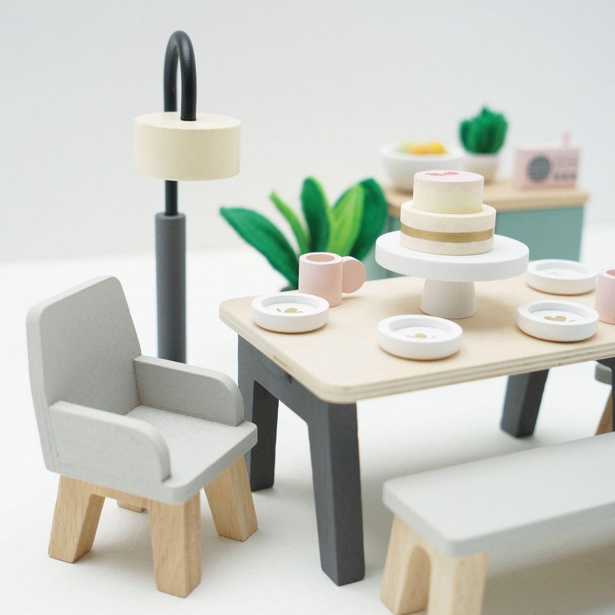 Salle à manger Daisylane pour maison de poupée - Accessoires de maison de poupées - Boutique LeoLudo - Le Toy Van