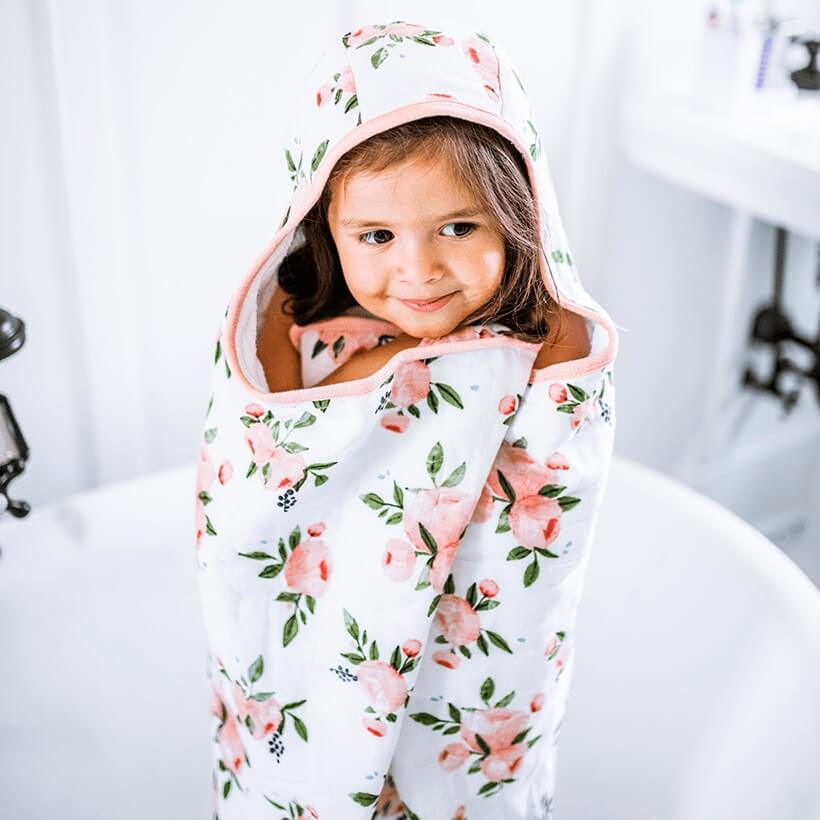 Serviette de bain à capuchon Big Kid - Watercolor Roses - Serviettes - Boutique LeoLudo - Little Unicorn