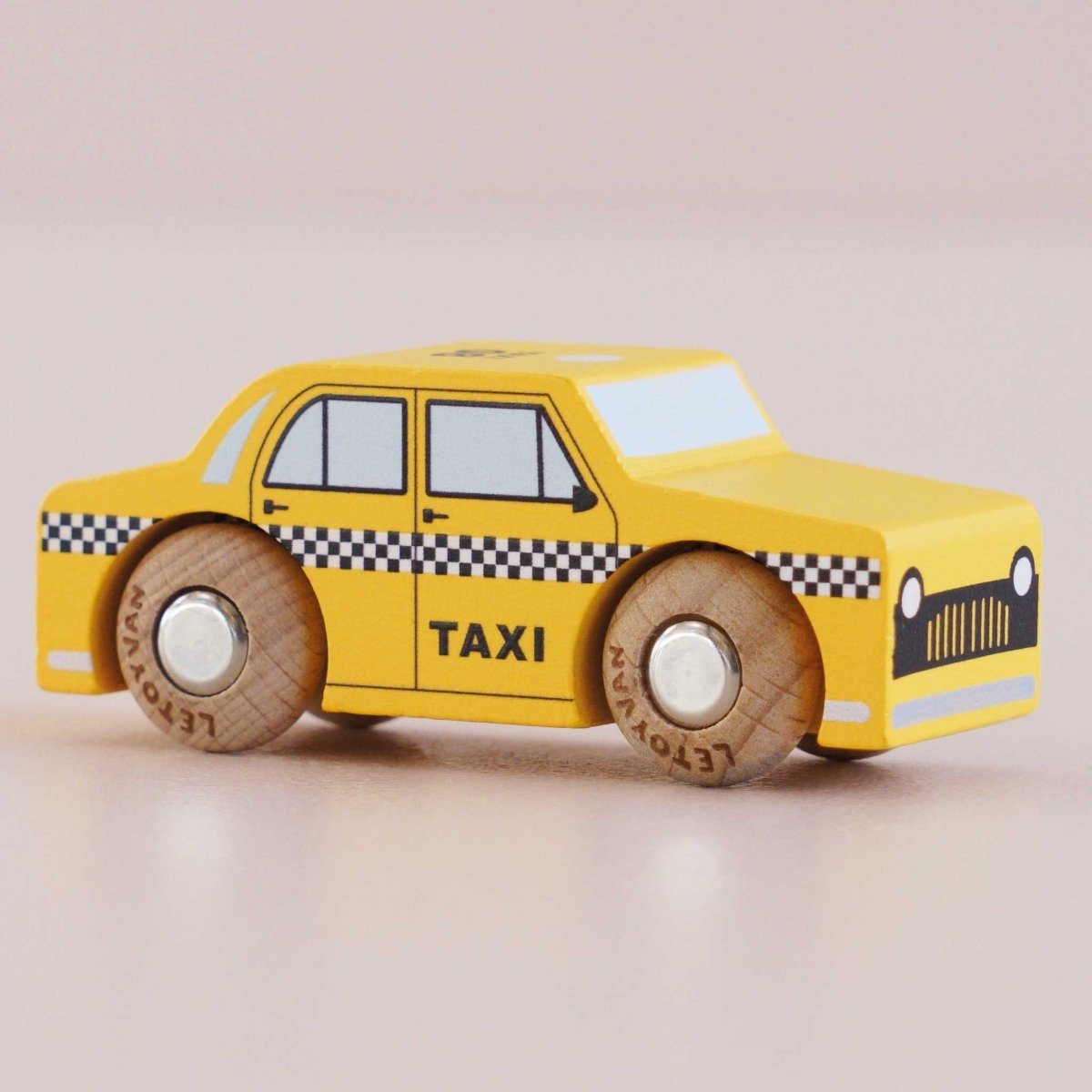 Taxi en bois Trixie -Véhicules de jeu- Boutique LeoLudo-Le Toy Van