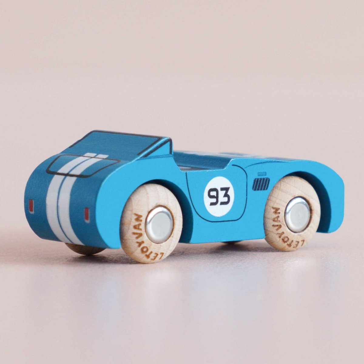 Voiture de course en bois Coby -Véhicules de jeu- Boutique LeoLudo-Le Toy Van