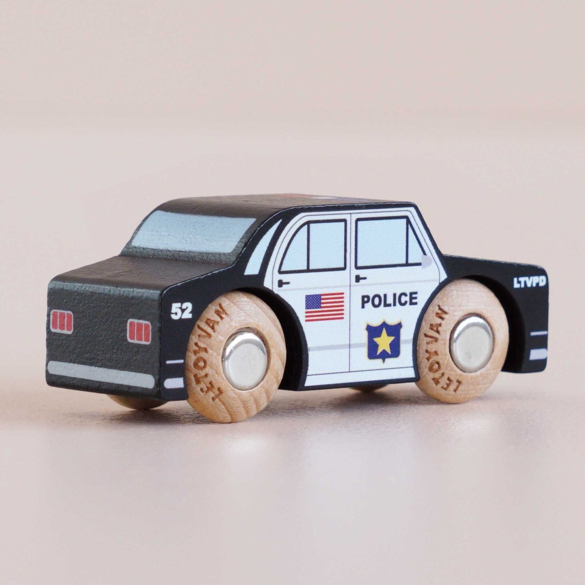 Voiture de police en bois Sam -Véhicules de jeu- Boutique LeoLudo-Le Toy Van