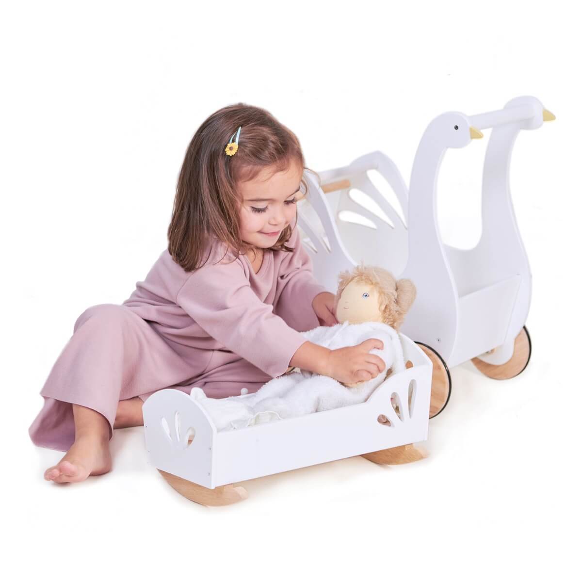 Bassinette Sweet Swan pour poupée - Accessoires poupée - Boutique LeoLudo - Tender Leaf Toys