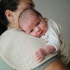 Bavoirs d'épaule en mousseline - Natural/Fog (paquet de 2) - Bavoirs - Boutique LeoLudo - Mushie