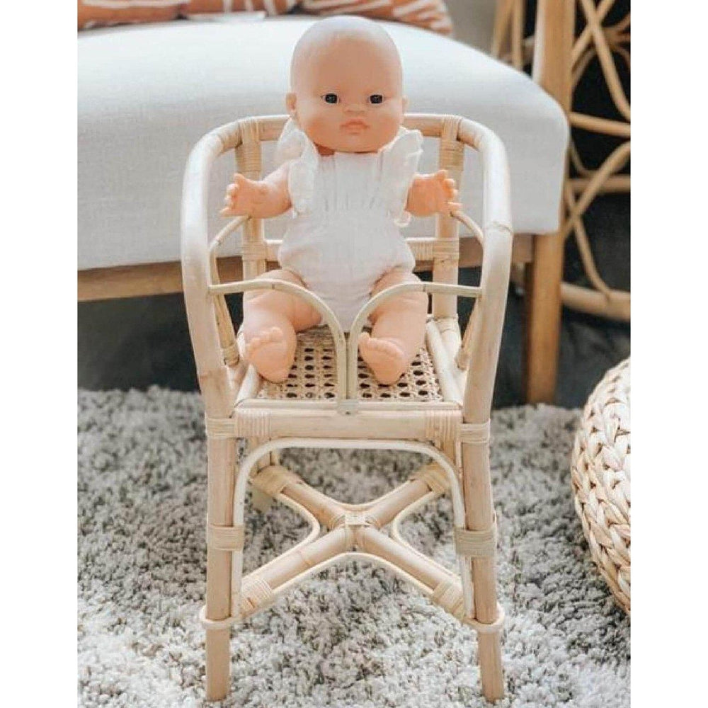 Des meubles en rotin pour les poupées - Hellø Blogzine