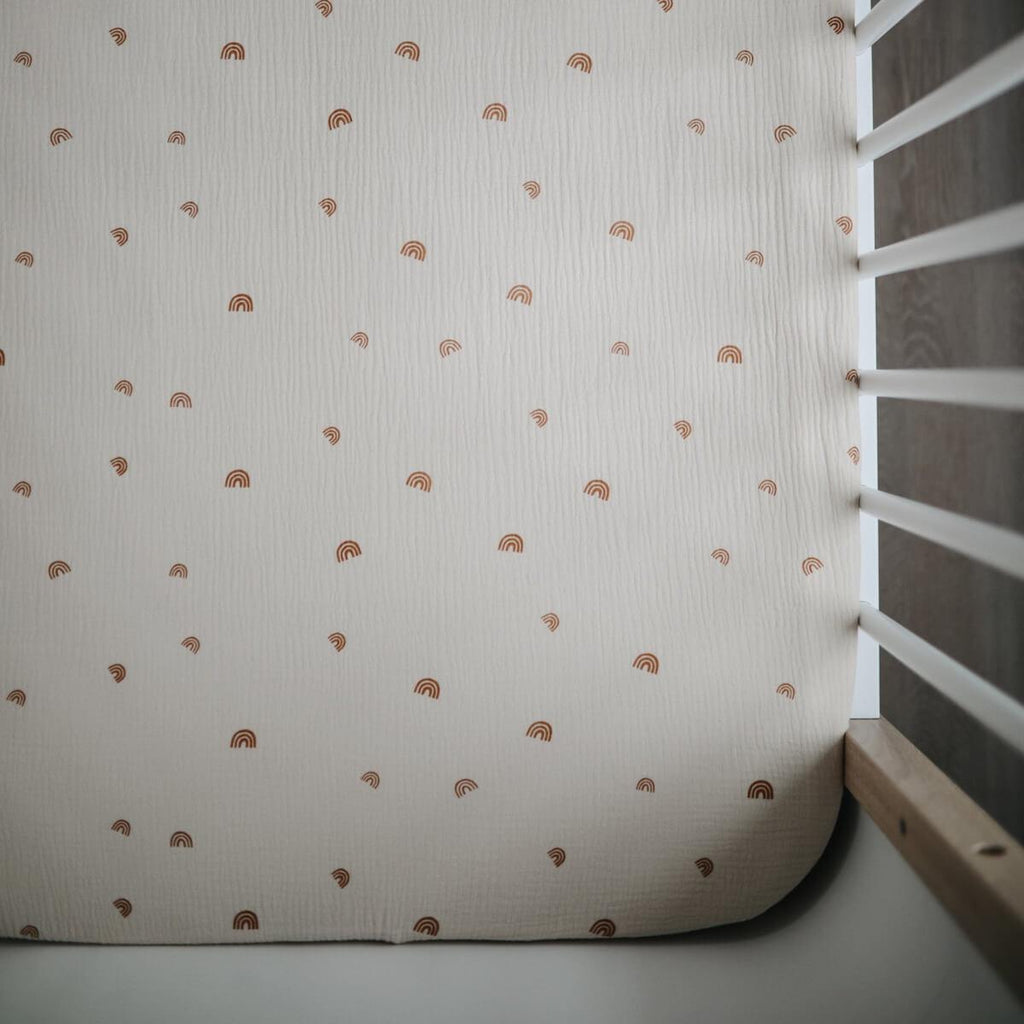 Drap contour de lit de bébé en mousseline - Arc-en-ciel-Mushie-Boutique LeoLudo