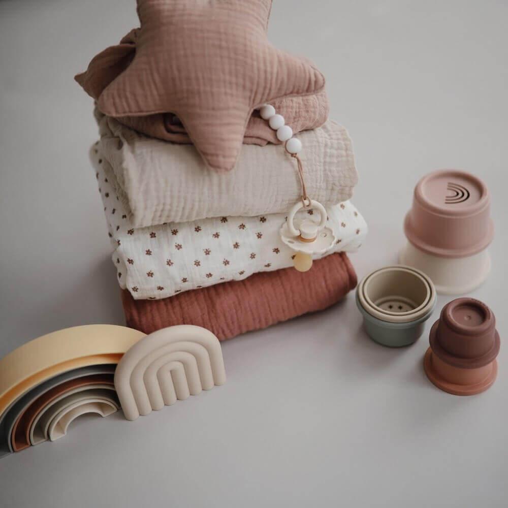 Drap contour de lit de bébé en mousseline - Bloom - Literie - Boutique LeoLudo - Mushie