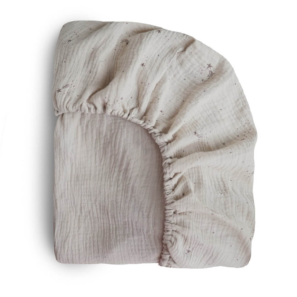 Drap contour de lit de bébé en mousseline - Étoiles filantes - Literie - Boutique LeoLudo - Mushie