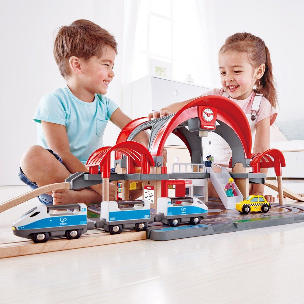 Gare de Grand City - Ensembles de jeu - Boutique LeoLudo - Hape