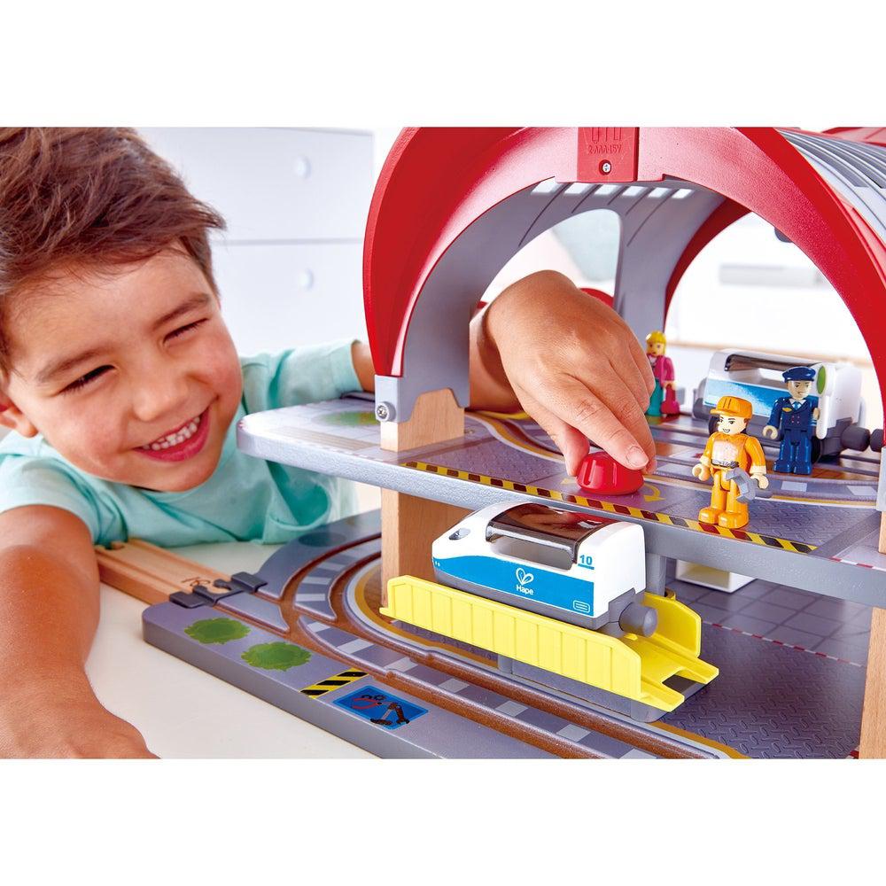 Gare de Grand City - Ensembles de jeu - Boutique LeoLudo - Hape