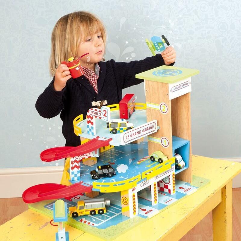 Le Grand Garage - Ensembles de jeu - Boutique LeoLudo - Le Toy Van