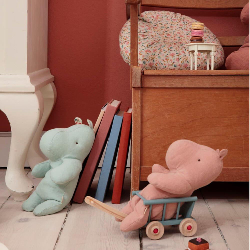 Peluche Amis du safari - Hippopotame rose (9")-Maileg-Boutique LeoLudo