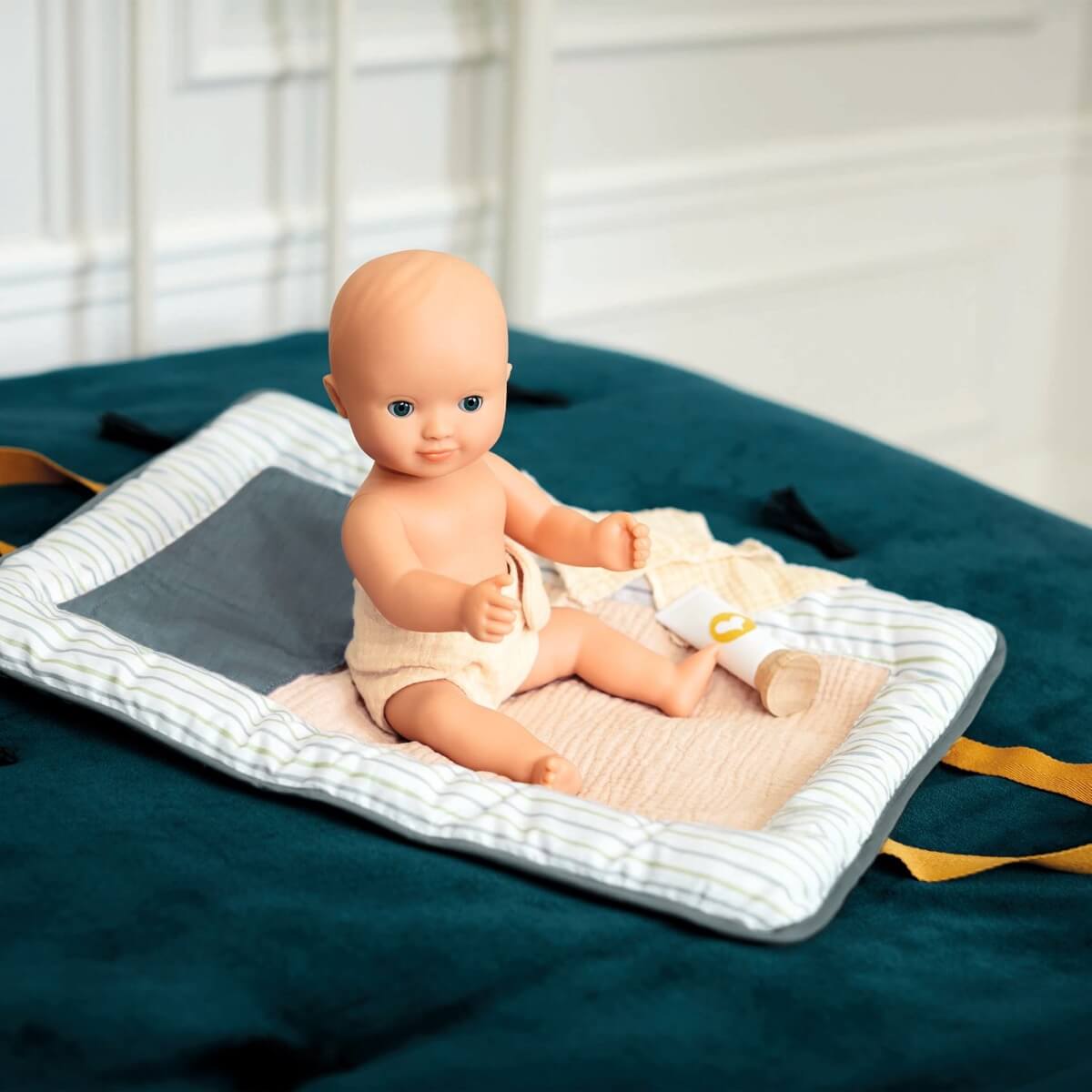Poupée Pomea pour le bain - Garçon Olive - Poupées - Boutique LeoLudo - Djeco