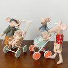 Poussette Micro - Vert menthe - Accessoires de maison de poupées - Boutique LeoLudo - Maileg