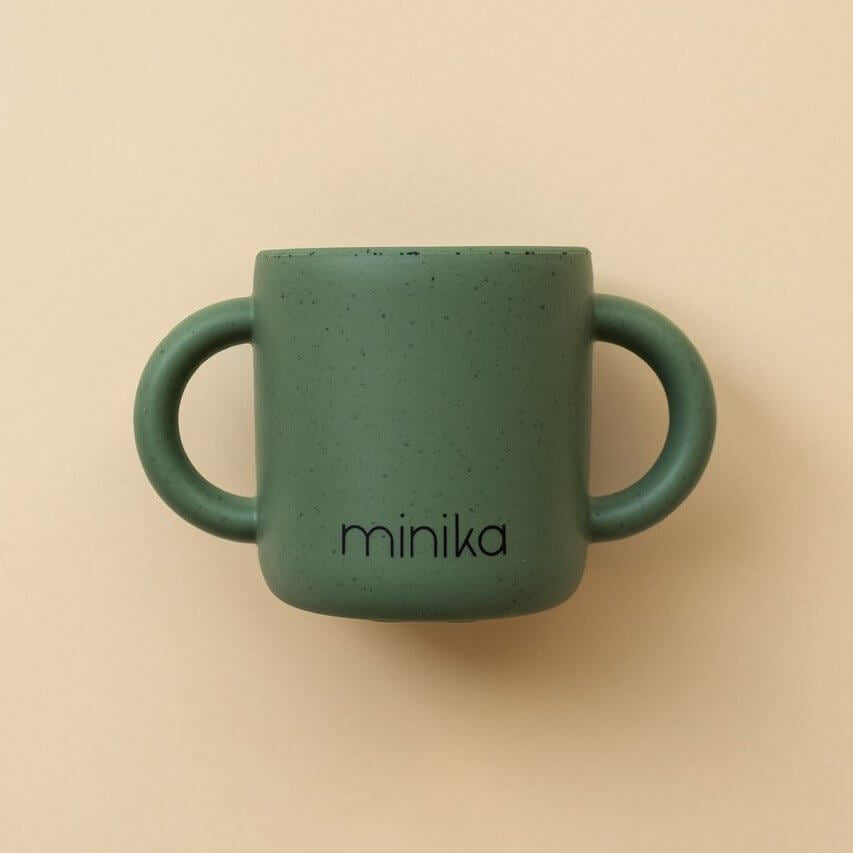 Tasse d'apprentissage avec poignées - Leaf - Alimentation & repas - Boutique LeoLudo - Minika
