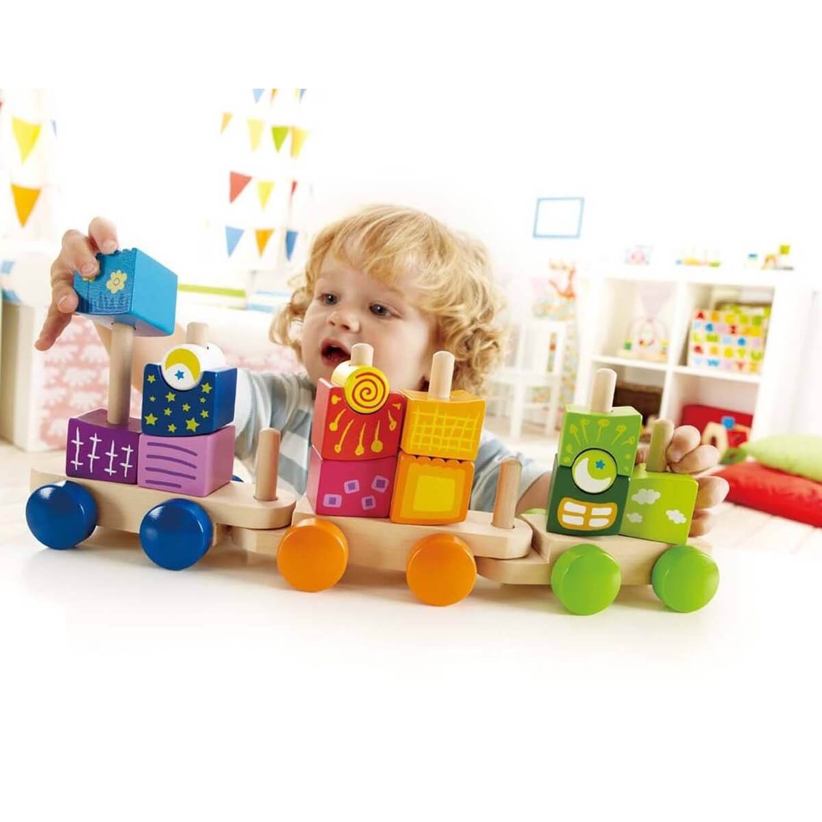 Train de blocs Fantasia - Jouets à trier & empiler - Boutique LeoLudo - Hape